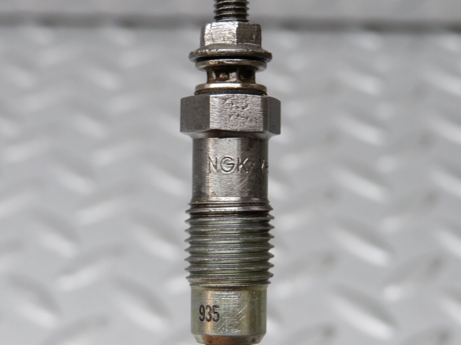 35888 Mercedes-Benz 240D OM616.912 Glow Plug NGK Y-902R