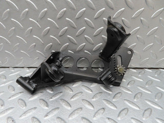 16976 Mercedes-Benz C123 280CE Coupe Power Steering Pump Bracket