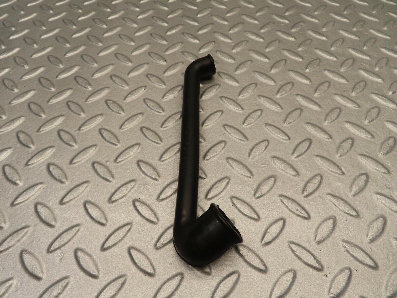11816 Mercedes-Benz R107 450SL Crankcase Breather Hose 1170940391