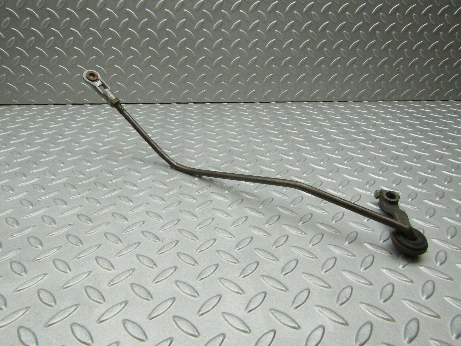 3295 Mercedes-Benz W115 220D Manual Gear Shift Linkage 1-2 0009920510