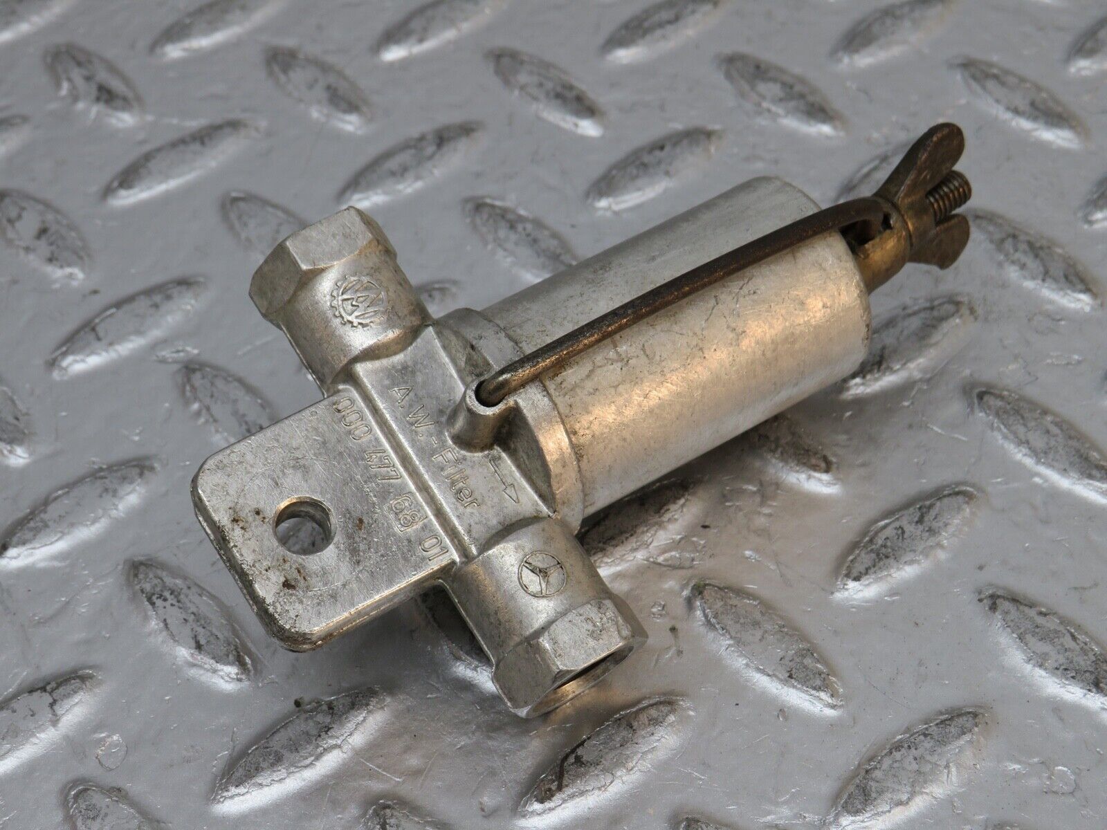 0334 Mercedes-Benz W120 180D Ponton Fuel Prefilter 0004776801