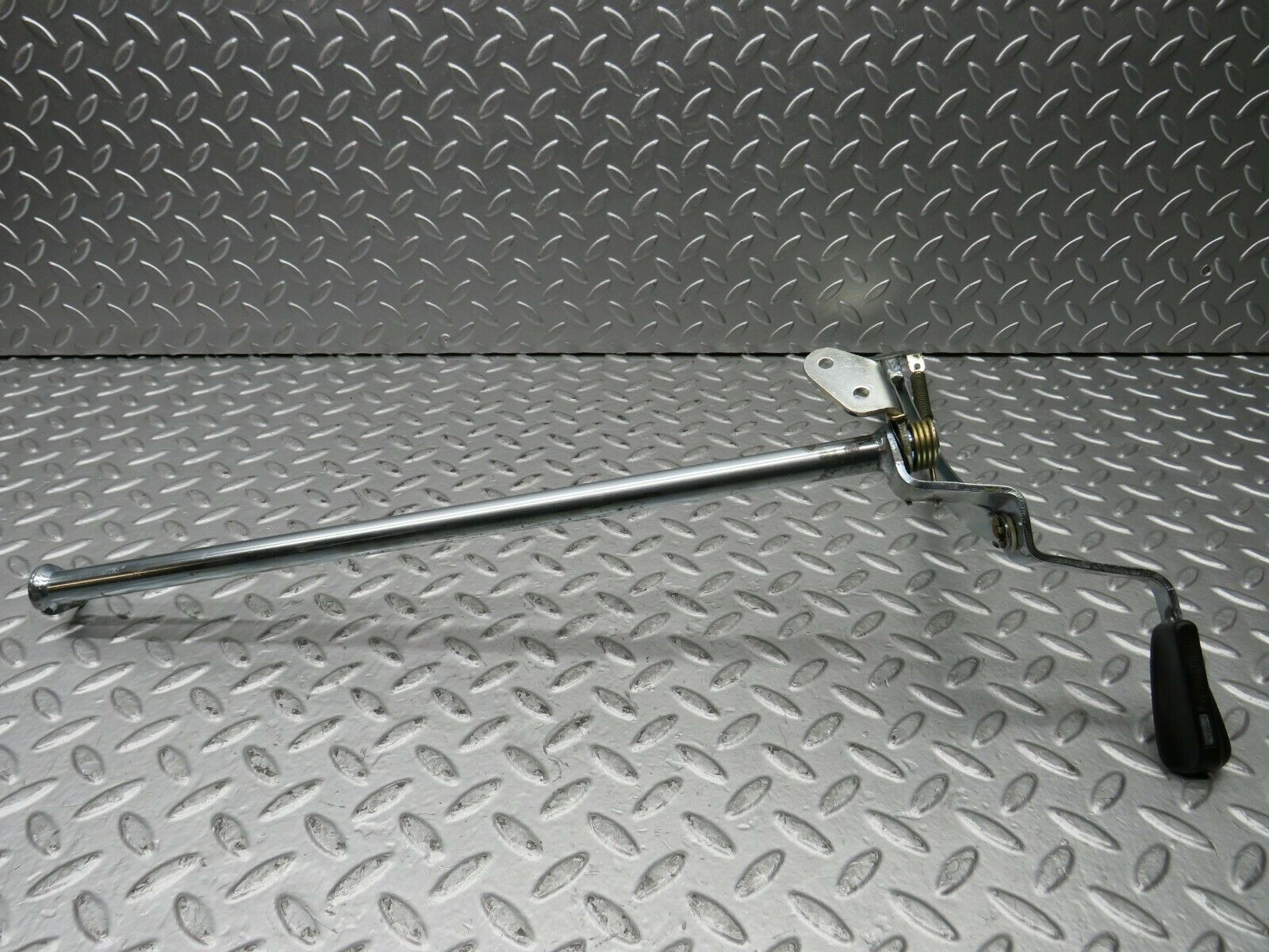 22027 Mercedes-Benz S123 280TE Rear Seat Backrest Locking Mechanism Right Side