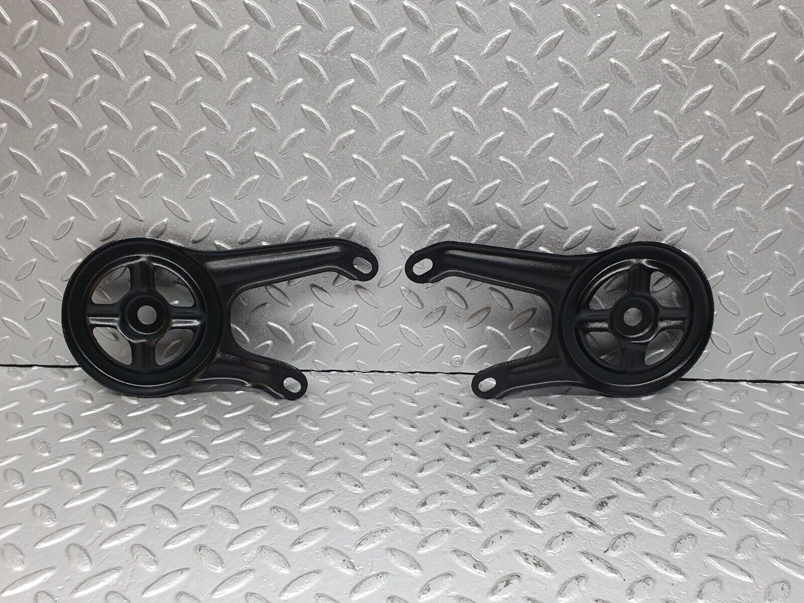 41169 Mercedes-Benz W126 300SE Rear Suspension Axle Mounting Bracket 2x