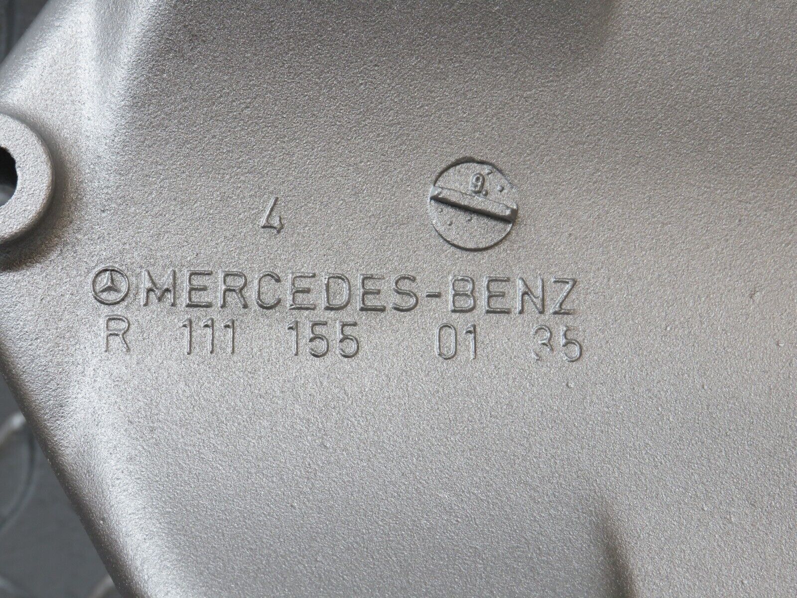 31429 Mercedes-Benz S124 220TE Wagon AC Compressor Support Bracket 1111550135