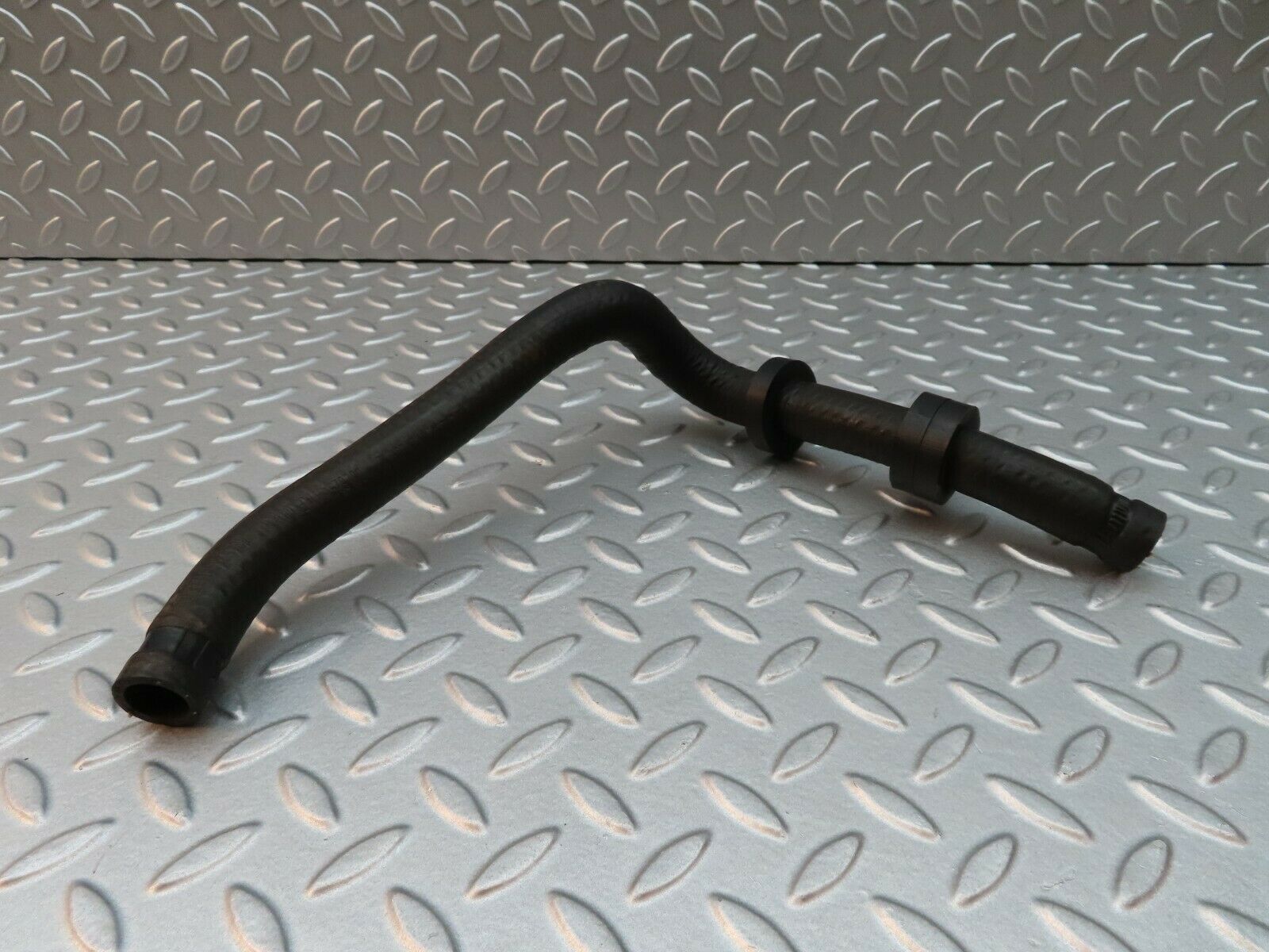 5085 Mercedes-Benz R107 350SL Coupe Radiator Pipe Hose