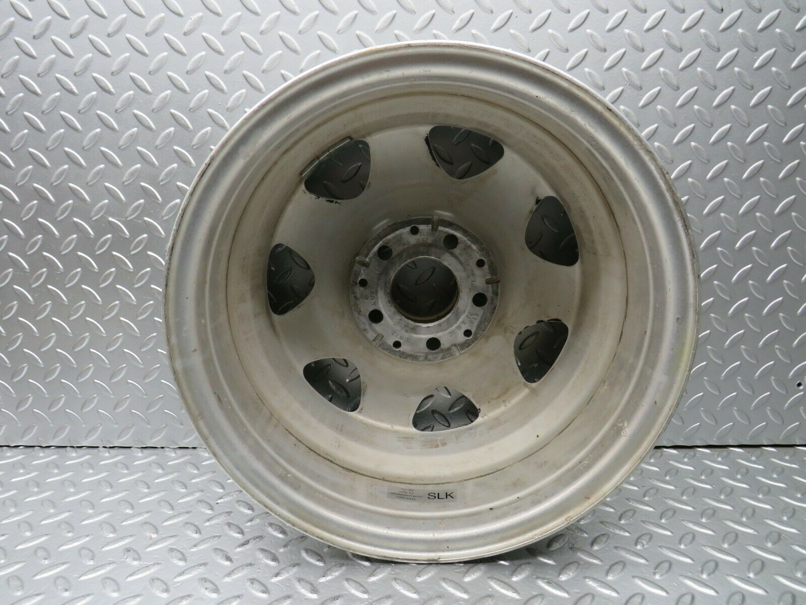 22843 Mercedes-Benz S123 280TE Alloy Wheel 7Jx15H2 ET37 1704010002