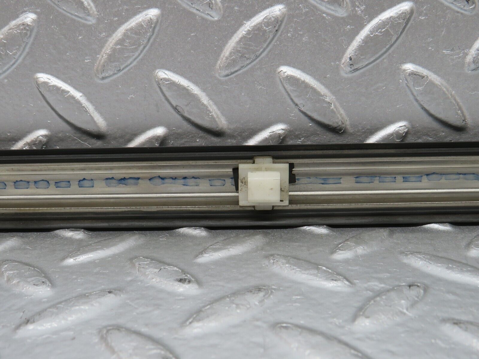 30787 Mercedes-Benz W201 190E 2.0L Rear Left Door Centre Moulding Trim