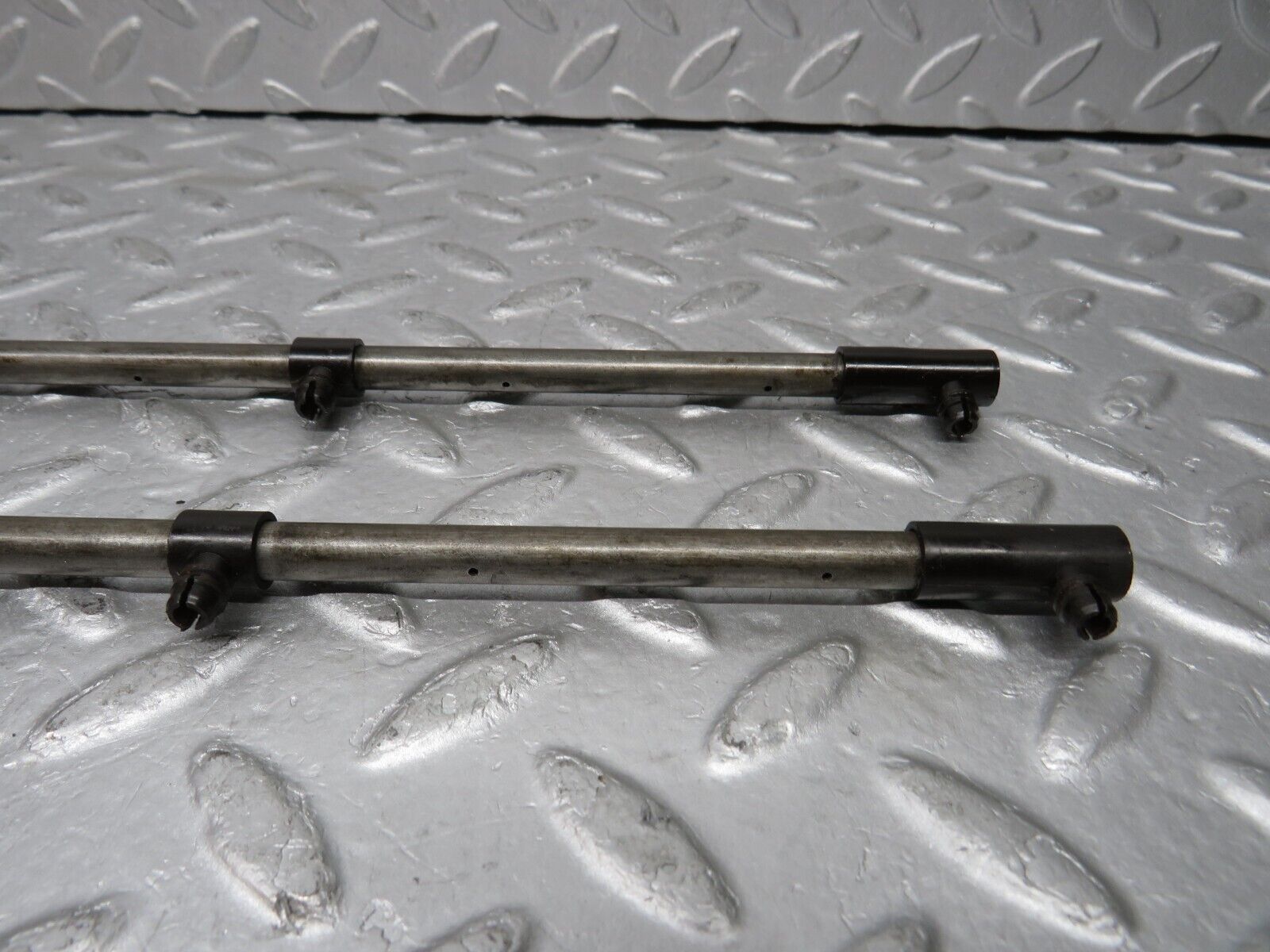 37649 Mercedes-Benz W109 300SEL Camshaft Oil Tube