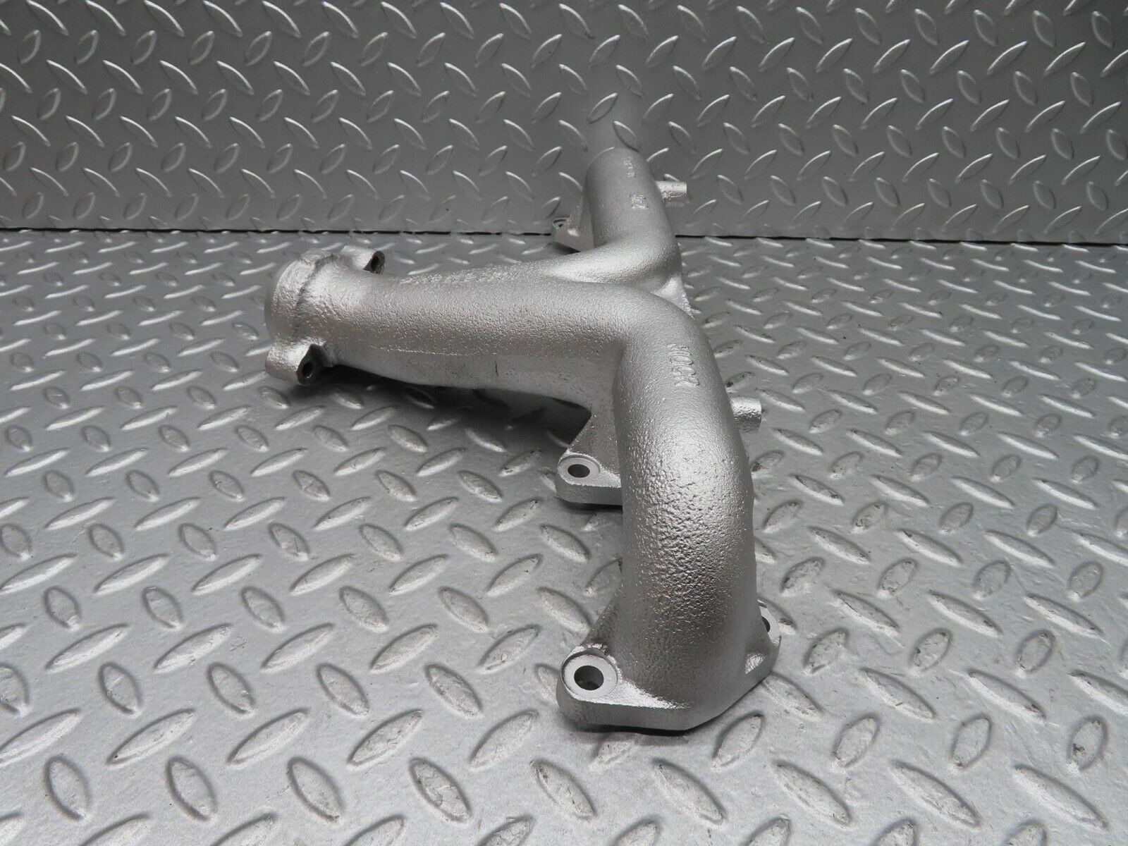 14423 Mercedes-Benz W116 350SE Exhaust Manifold Right 1161423701