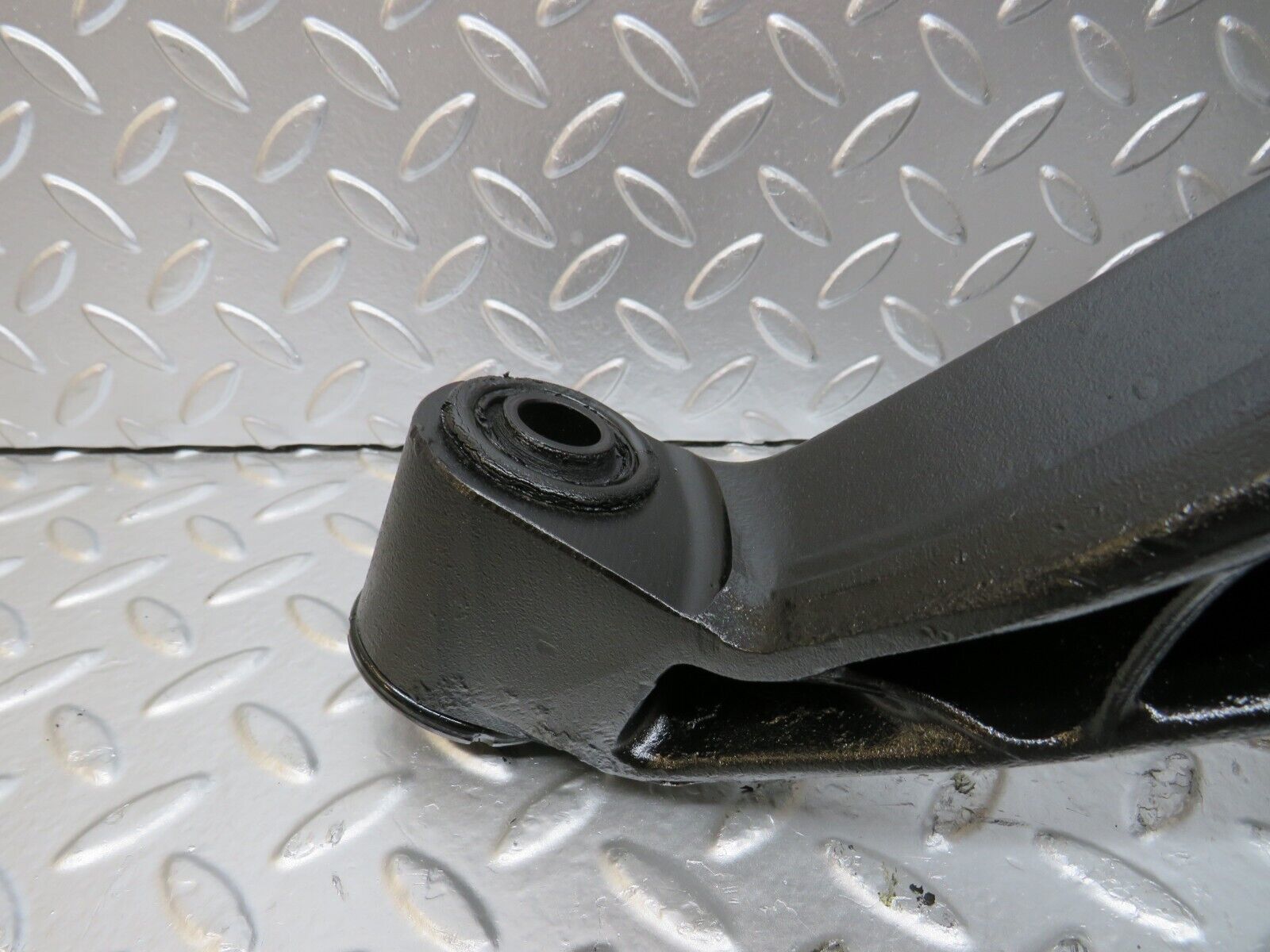 26311 Mercedes-Benz W116 450SE Trailing Arm Control Rear Right 1073521904