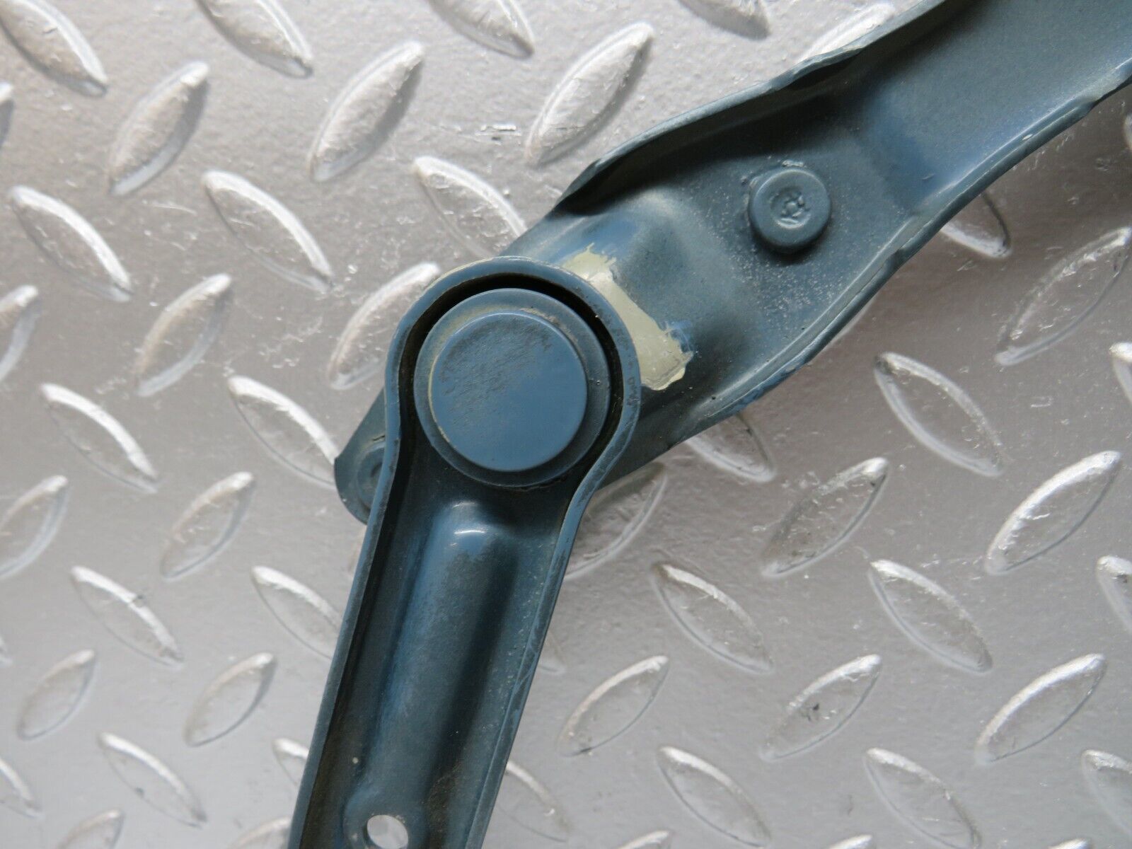 30700 Mercedes-Benz W201 190E 2.0L Bonnet Hinge Right Side