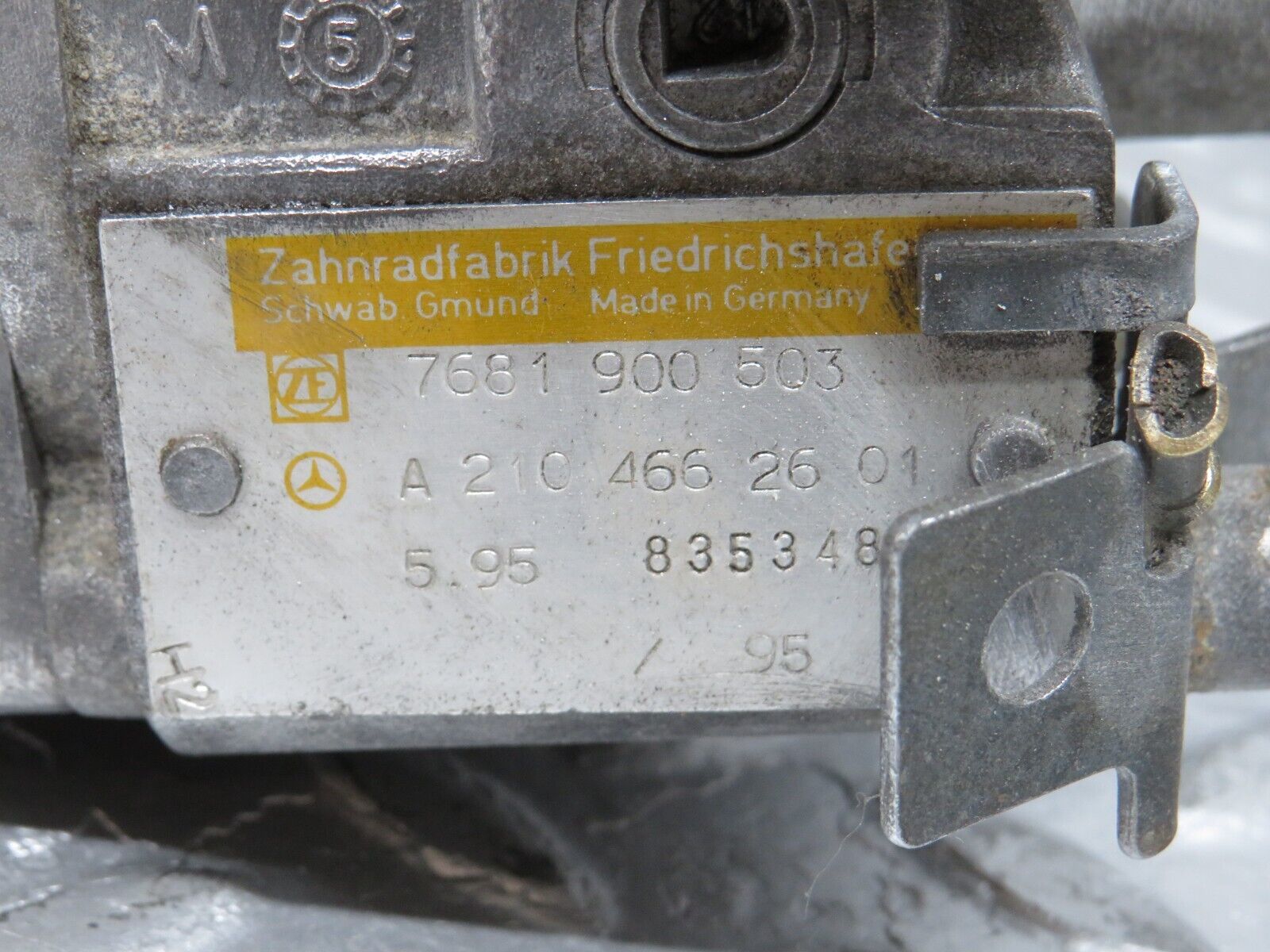 33447 Mercedes-Benz W202 C180 Power Steering Pump 2104662601