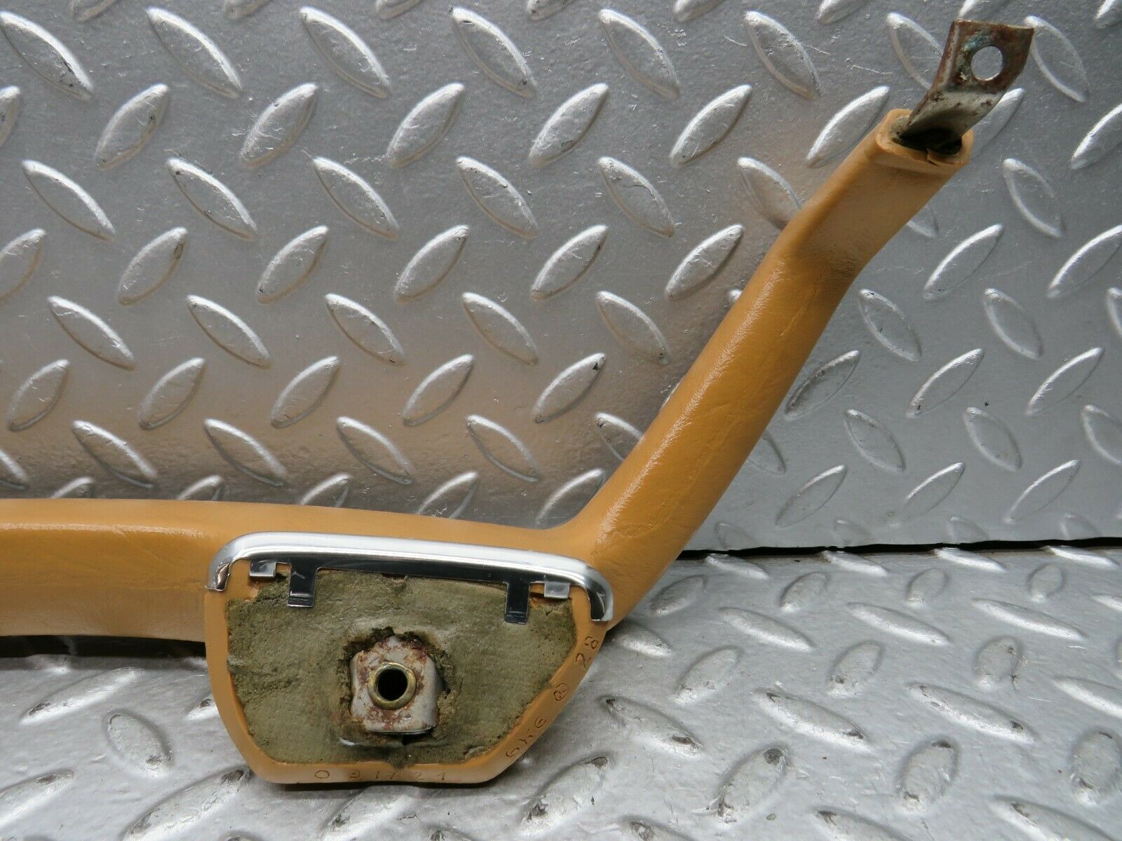 21966 Mercedes-Benz S123 280TE Rear Right Door Handle Palomino 1239701801
