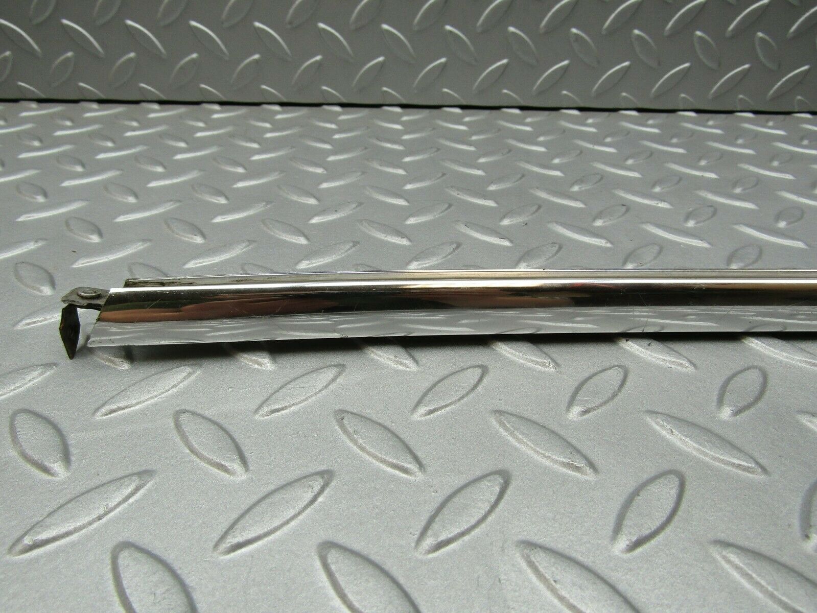 3322 Mercedes-Benz W115 220D Rear Right Chrome Window Chanel