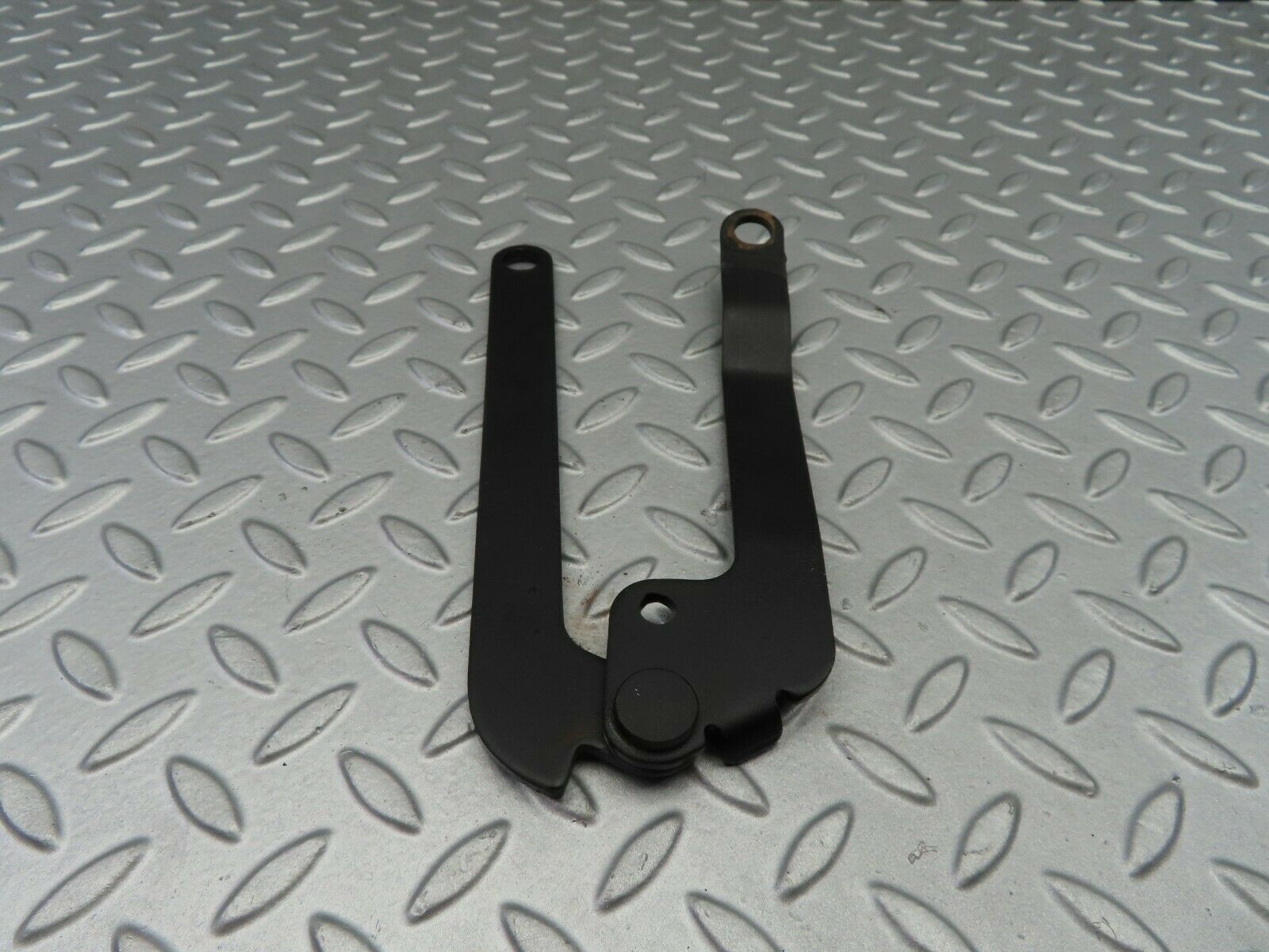 7081 Mercedes-Benz C107 350SLC Coupe Bonnet Hinge Right Side