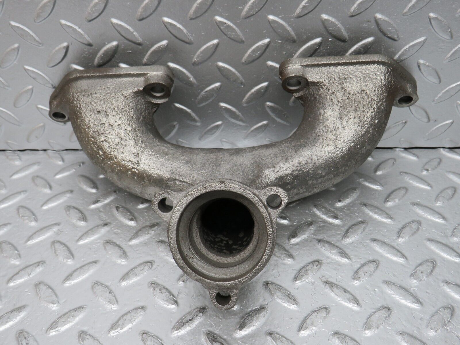 0271 Mercedes-Benz W120 Ponton Exhaust Manifold 6361420801