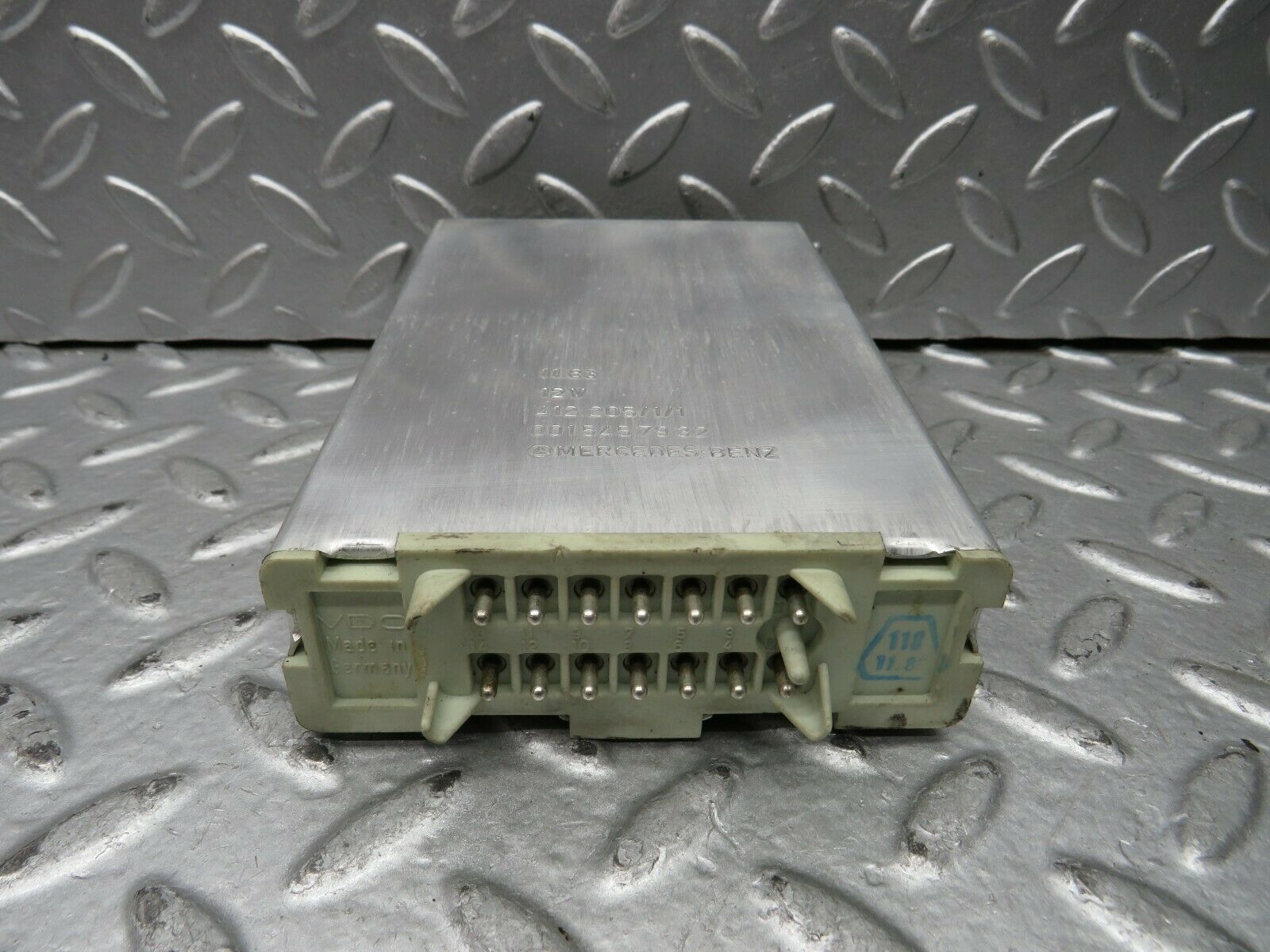 22110 Mercedes-Benz S123 280TE Cruise Control Module Unit 0015457932