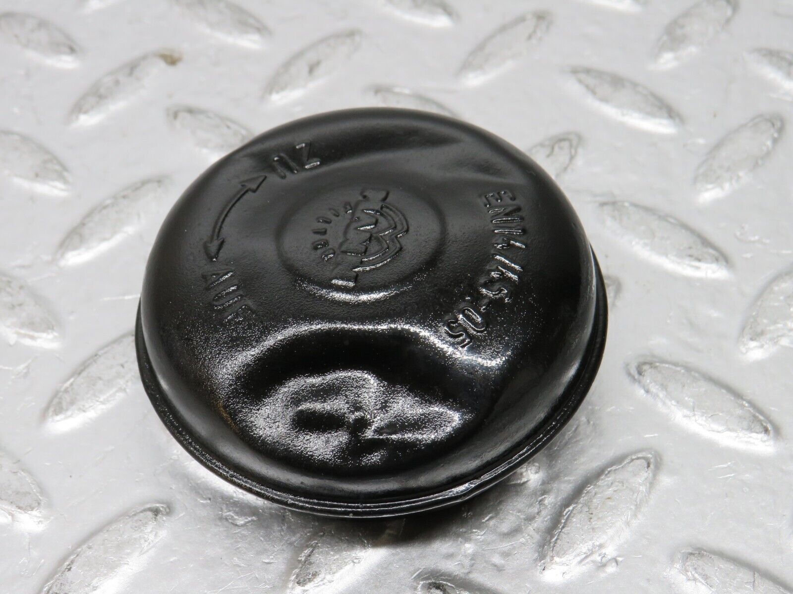 0266 Mercedes-Benz W120 Ponton Oil Filler Cap MANN