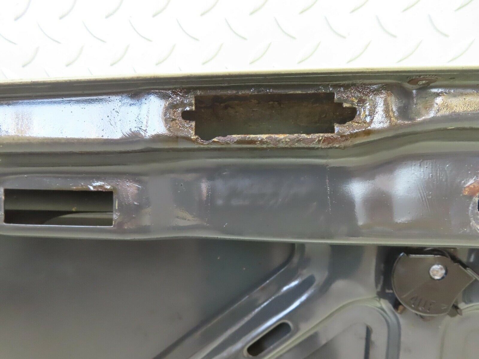 13643 Mercedes-Benz W123 200 Boot Lid Trunk Door