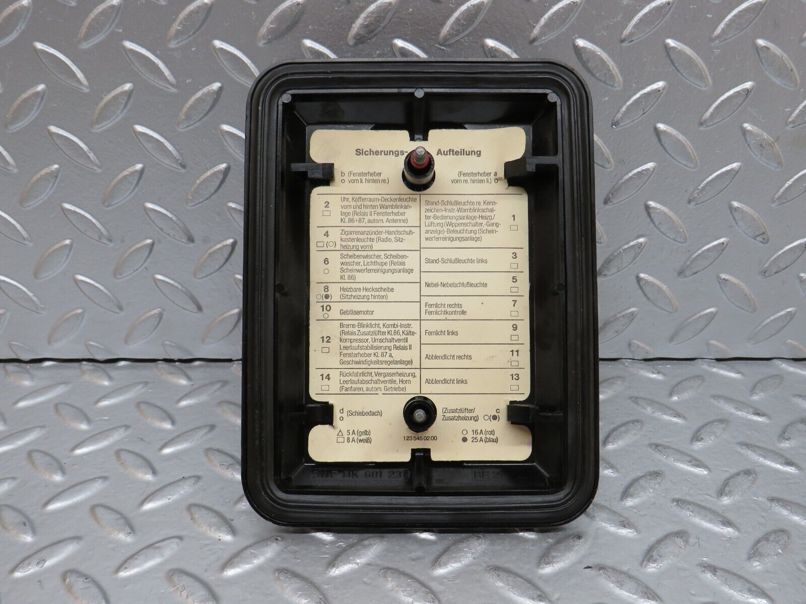 27924 Mercedes-Benz W123 280E Fuse Box Cover Lid 1235400082