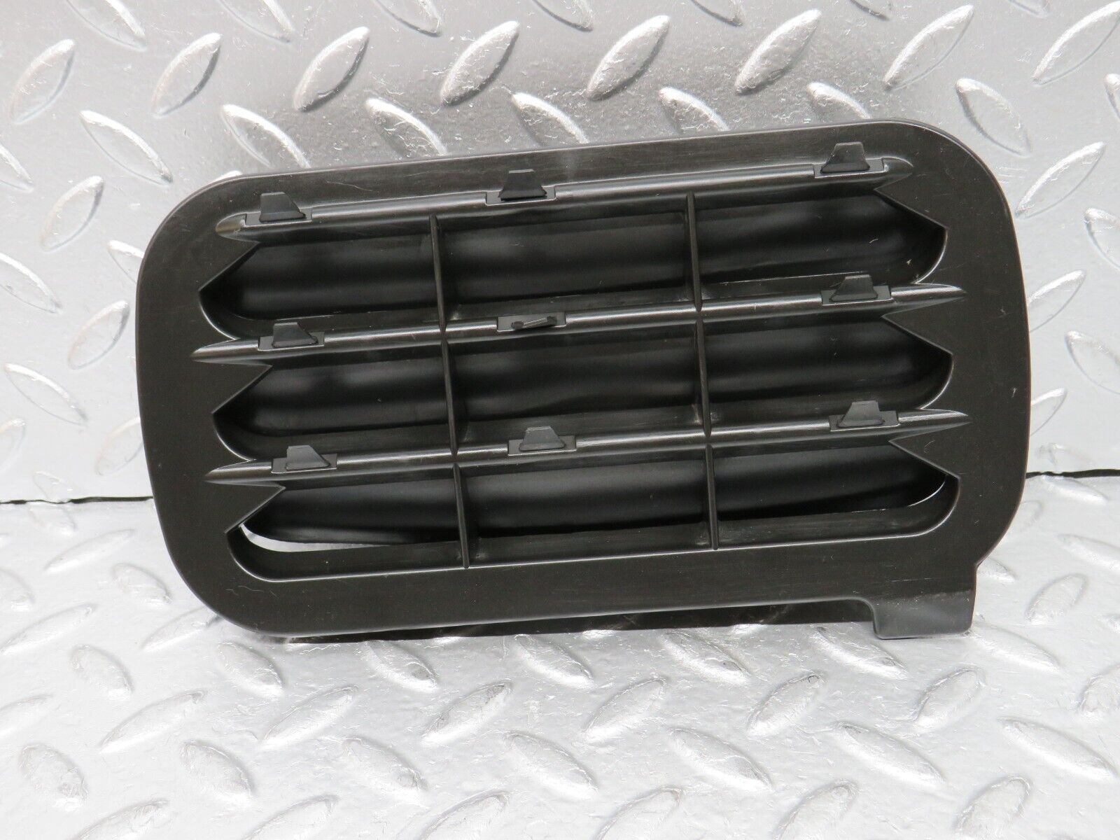 30374 Mercedes-Benz W124 230E Rear Air Intake Vent Left 1248370230