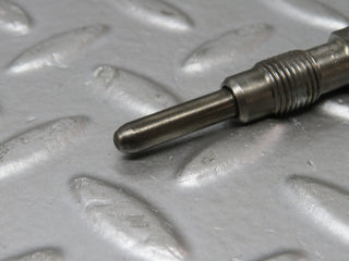 32897 Mercedes-Benz W123 300D Glow Plug Bosch Y-902R 046