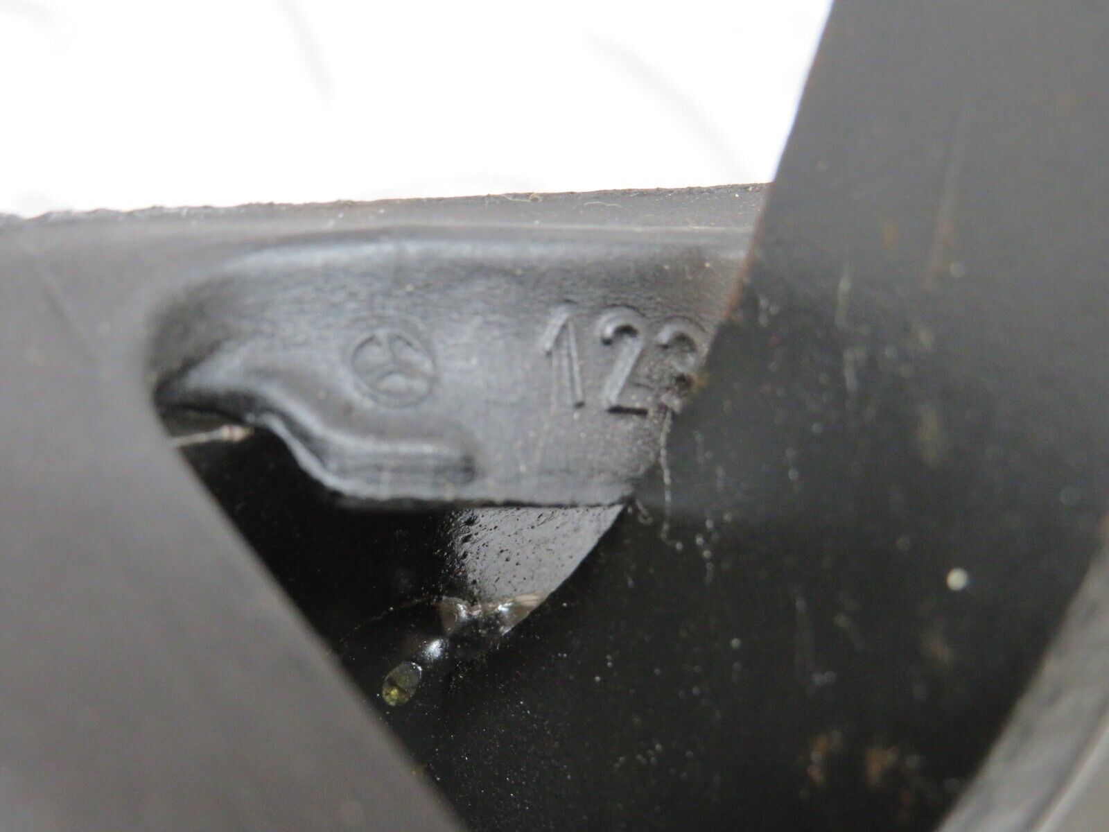 34096 Mercedes-Benz W124 260E Brake Pedal With Rubber 1232910082