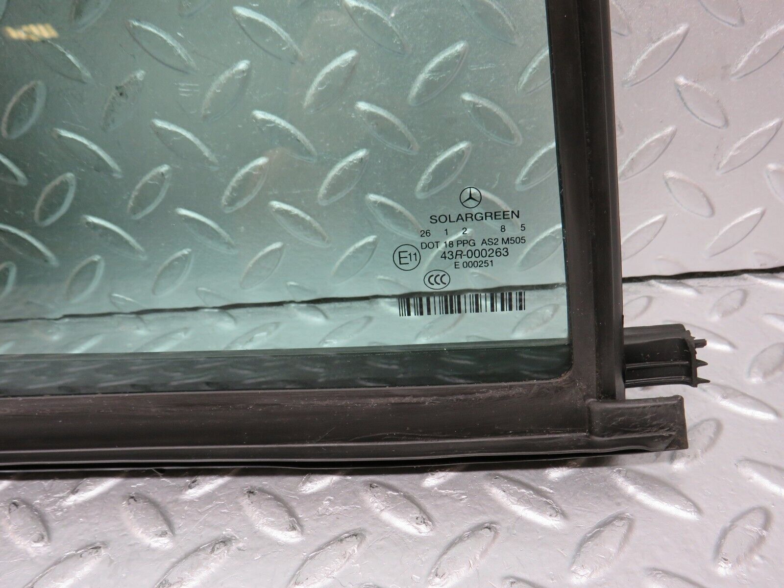 35169 Mercedes-Benz W221 Rear Right Quarter Window Glass 2217350224