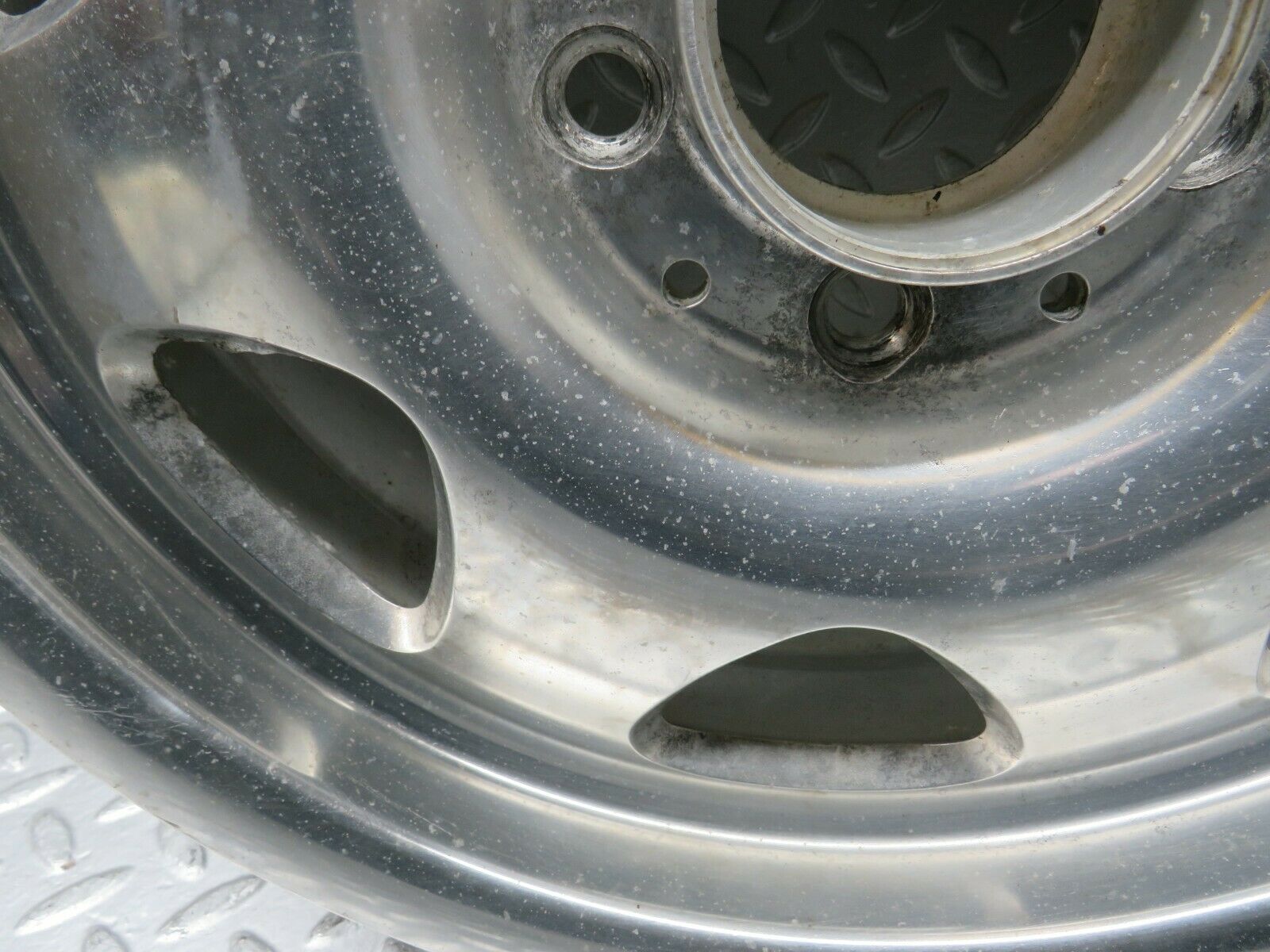 22844 Mercedes-Benz S123 280TE Alloy Wheel 7Jx15H2 ET37 1704010002