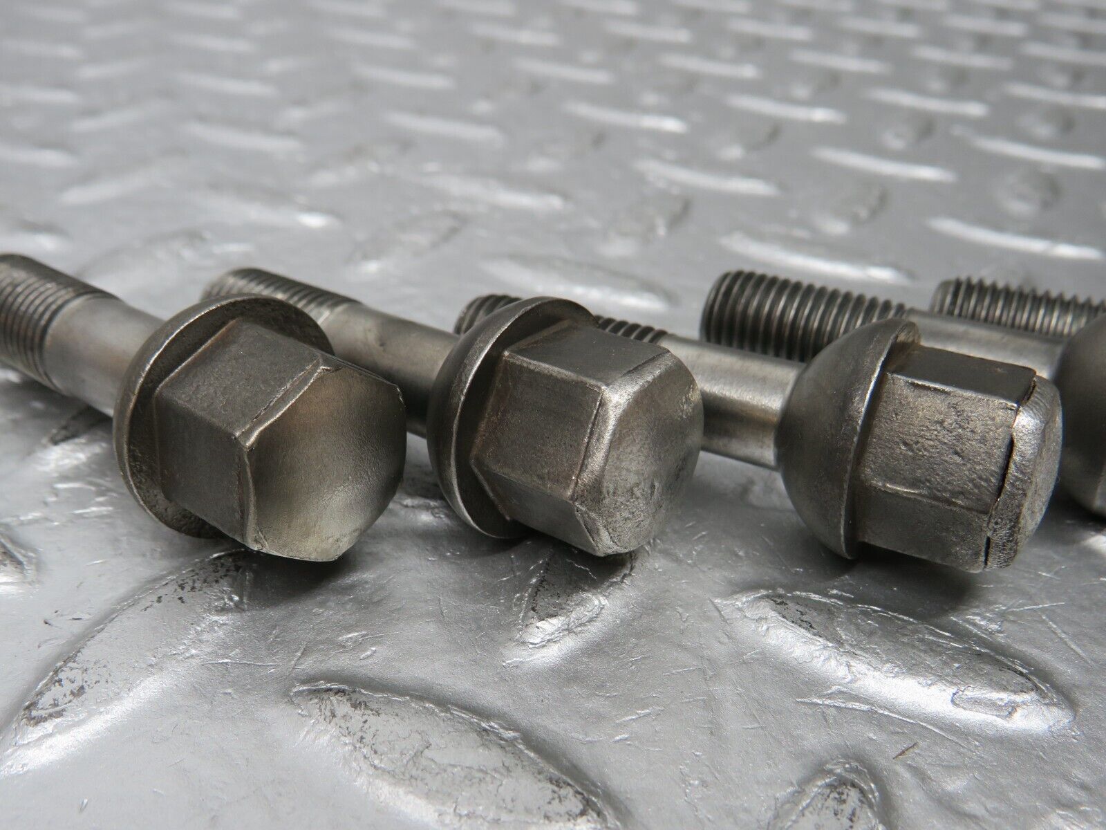32641 Mercedes-Benz 5x Alloy Wheel Lug Bolt M12x1.5