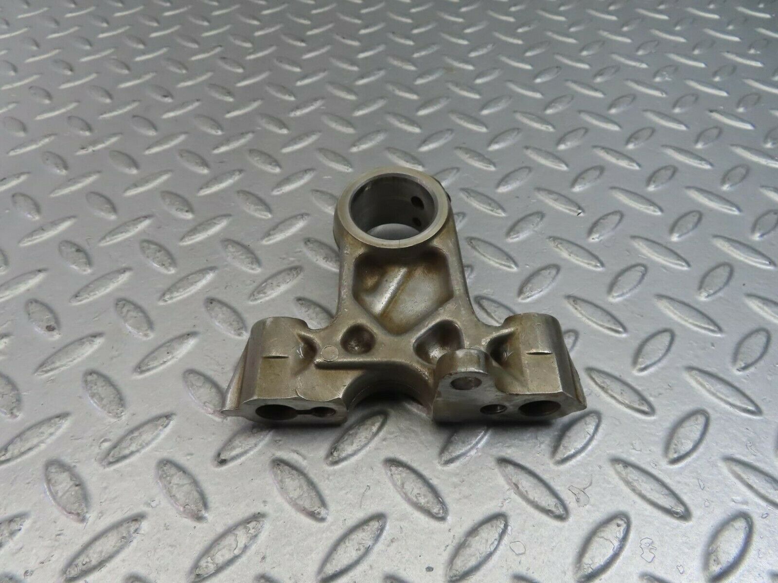 10210 Mercedes-Benz W111 220SE Camshaft Tower Bearing 1800515110