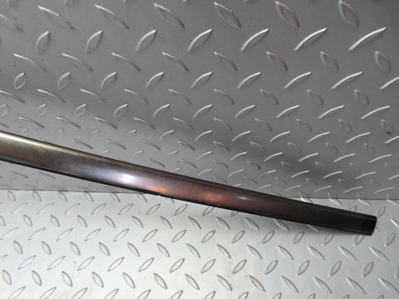 16508 Mercedes-Benz W124 260E Roof Chrome Right Side