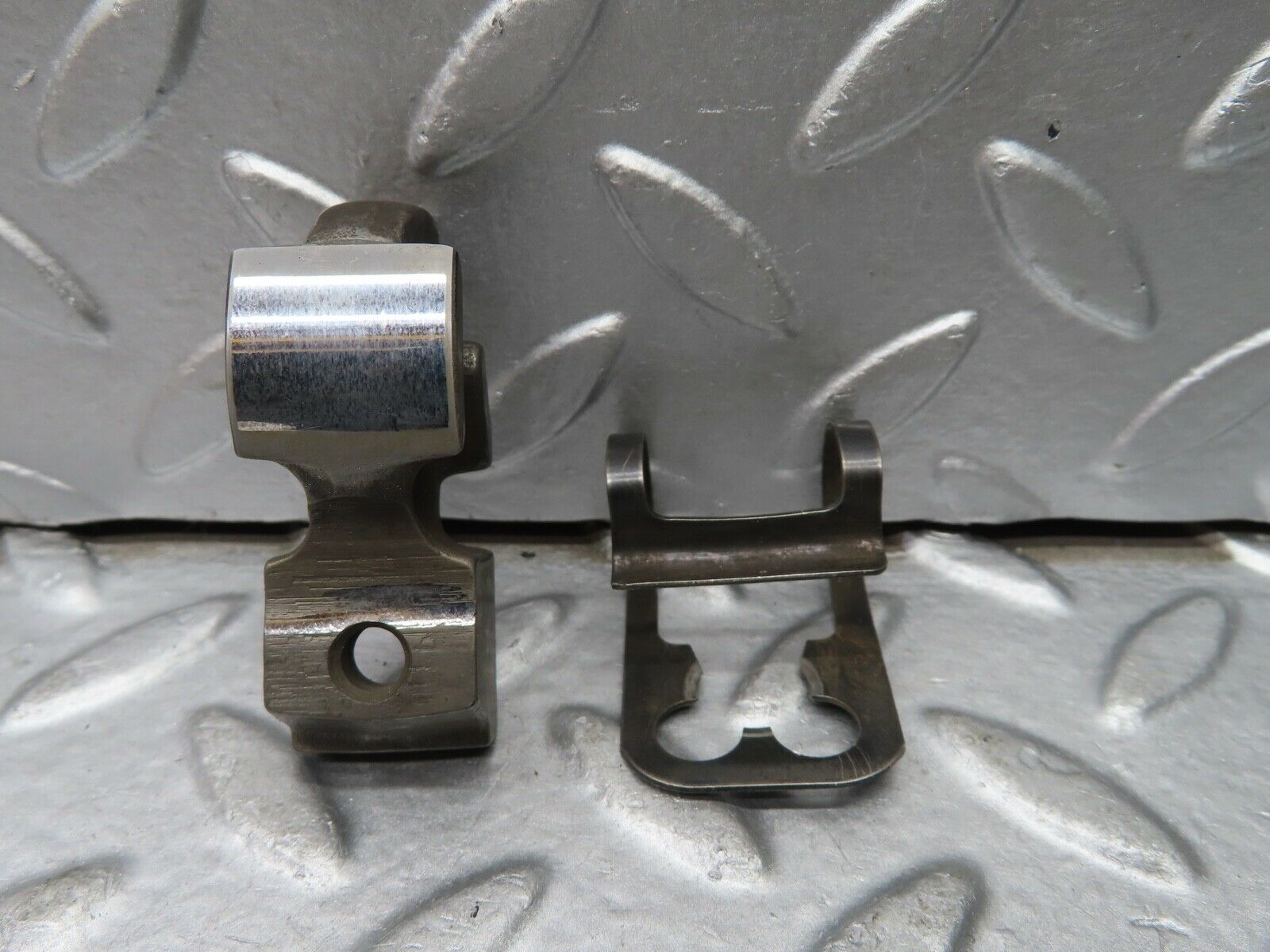 20724 Mercedes-Benz R107 450SL Valve Rocker Arm With Retaining Spring