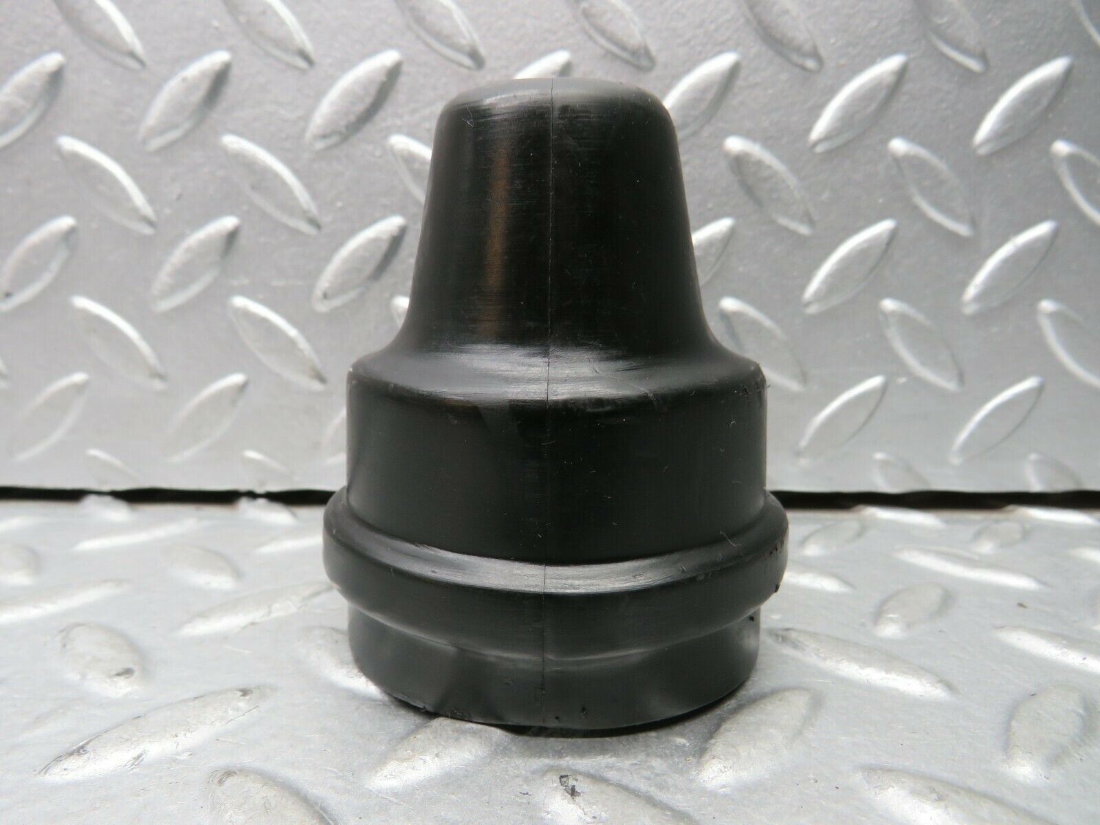 22225 Mercedes-Benz S123 280TE Wagon Ignition Coil Protective Cap 0001581785