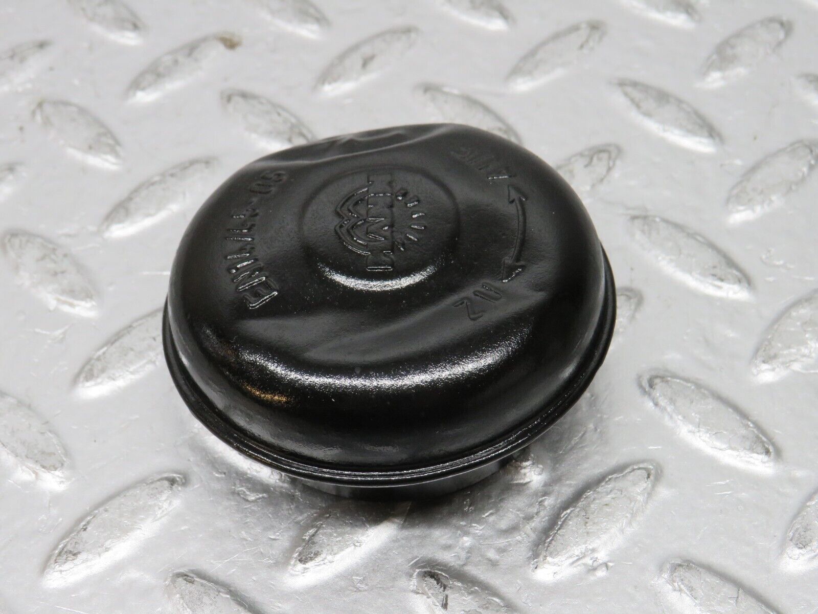 0266 Mercedes-Benz W120 Ponton Oil Filler Cap MANN