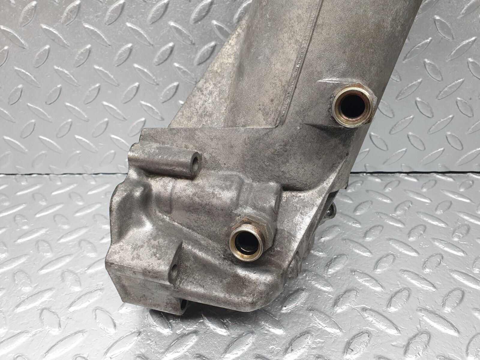 40861 Mercedes-Benz W123 300D Oil Filter Housing 6151840102 6171840125