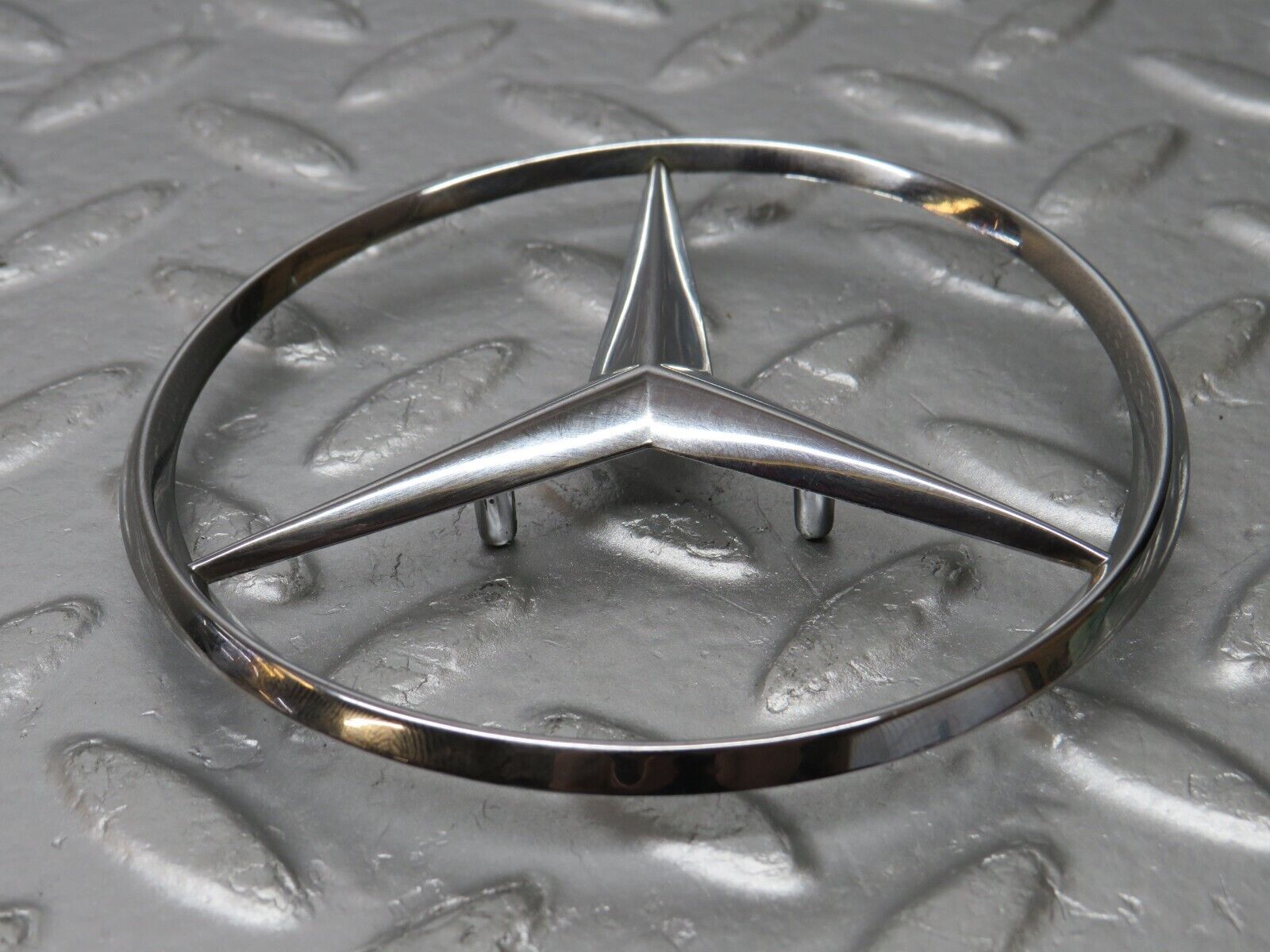 33628 Mercedes-Benz W201 190E 2.0L Chrome Rear Emblem 2017580058