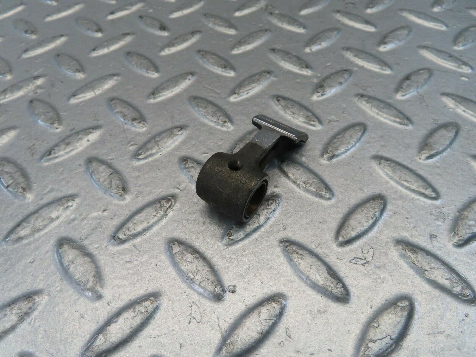 10973 Mercedes-Benz W115 220D Rocker Arm