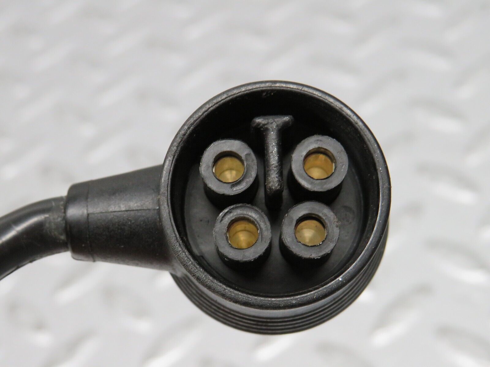 30881 Mercedes-Benz W201 190E 2.0L Ignition Control Unit Cable 2015404409 09961820