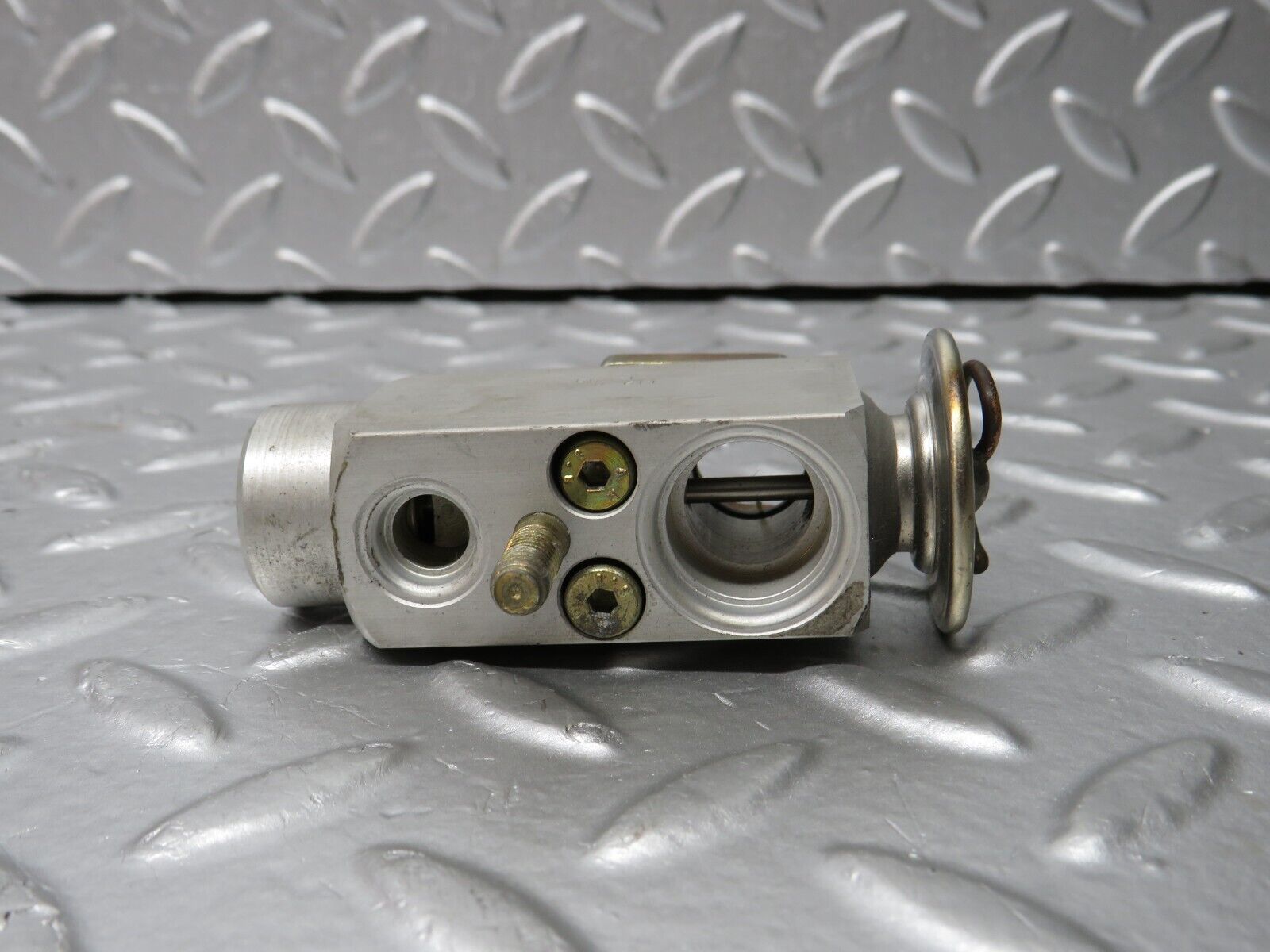 31911 Mercedes-Benz S124 220TE Wagon Air Condition Expansion Valve 1248300484