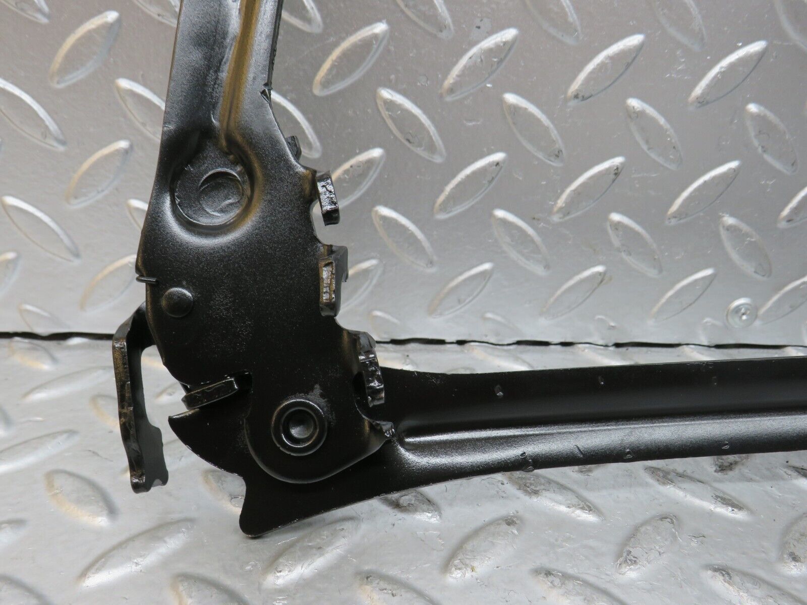 28450 Mercedes-Benz S123 240D Wagon Bonnet Hinge Right Side