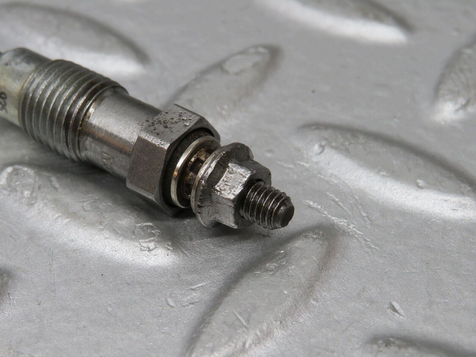 35888 Mercedes-Benz 240D OM616.912 Glow Plug NGK Y-902R