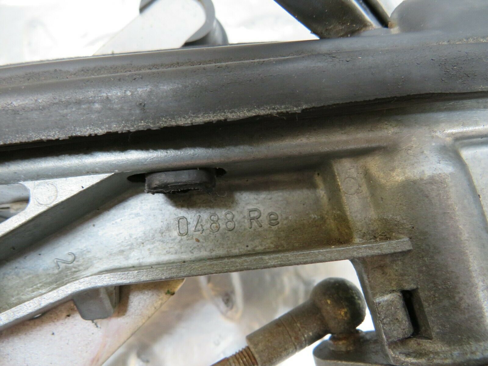24585 Mercedes-Benz W108 Front Right Quarter Window