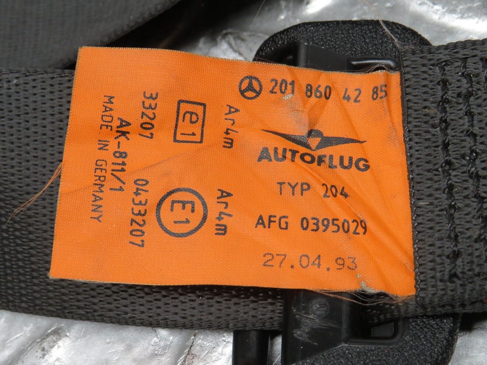 31585 Mercedes-Benz W201 190LE 1.8L Rear Seat Belt Set With Buckles 2018604285