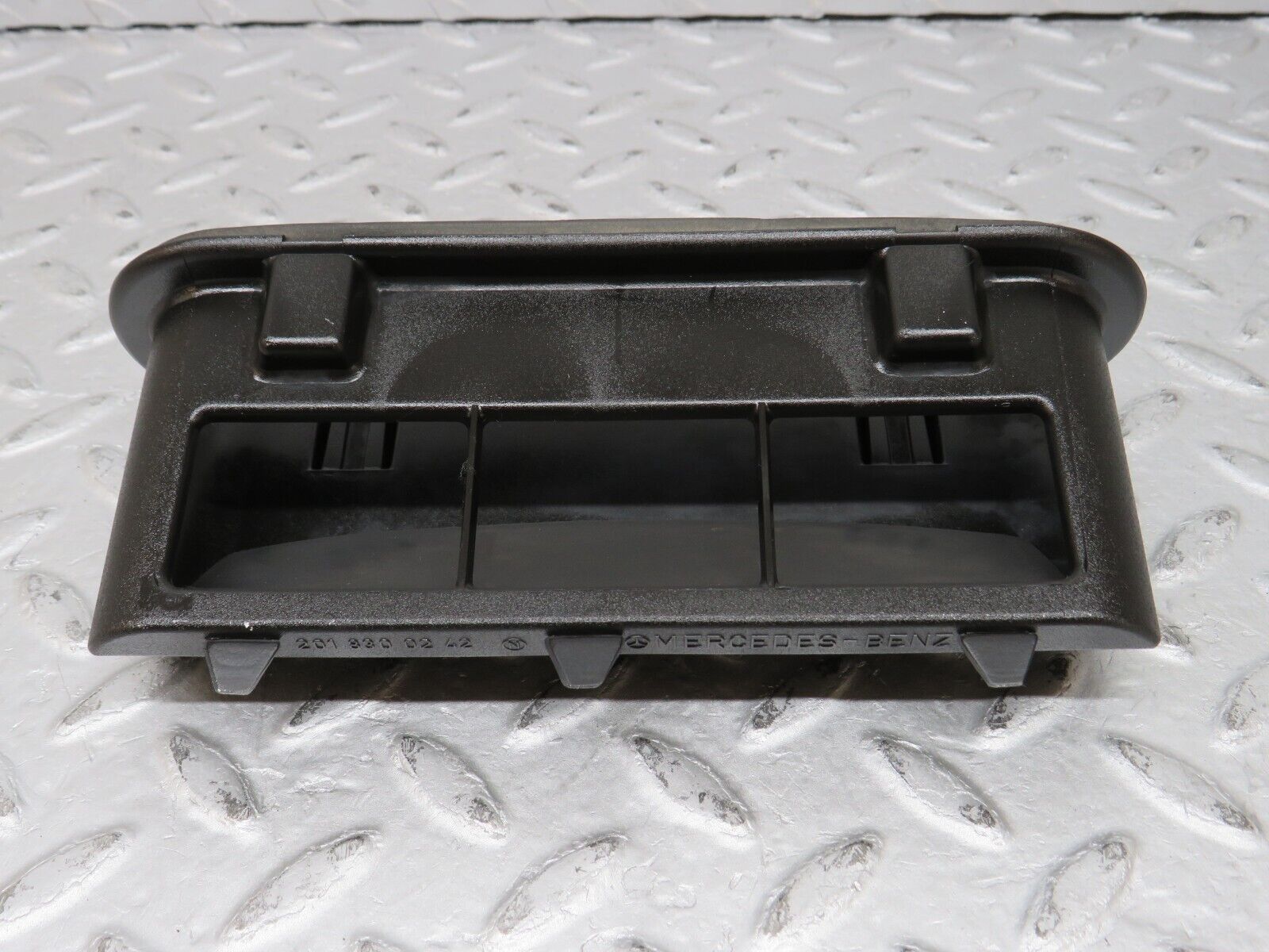 36465 Mercedes-Benz W201 190E 2.0L Trunk Breather Ventilation Valve 2x 2018300242