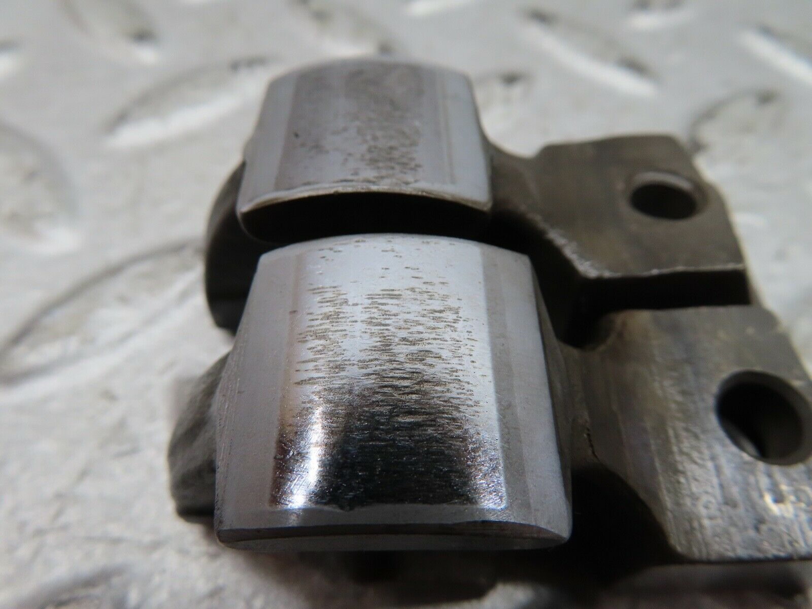 17863 Mercedes-Benz W116 450SEL Valve Rocker Arm