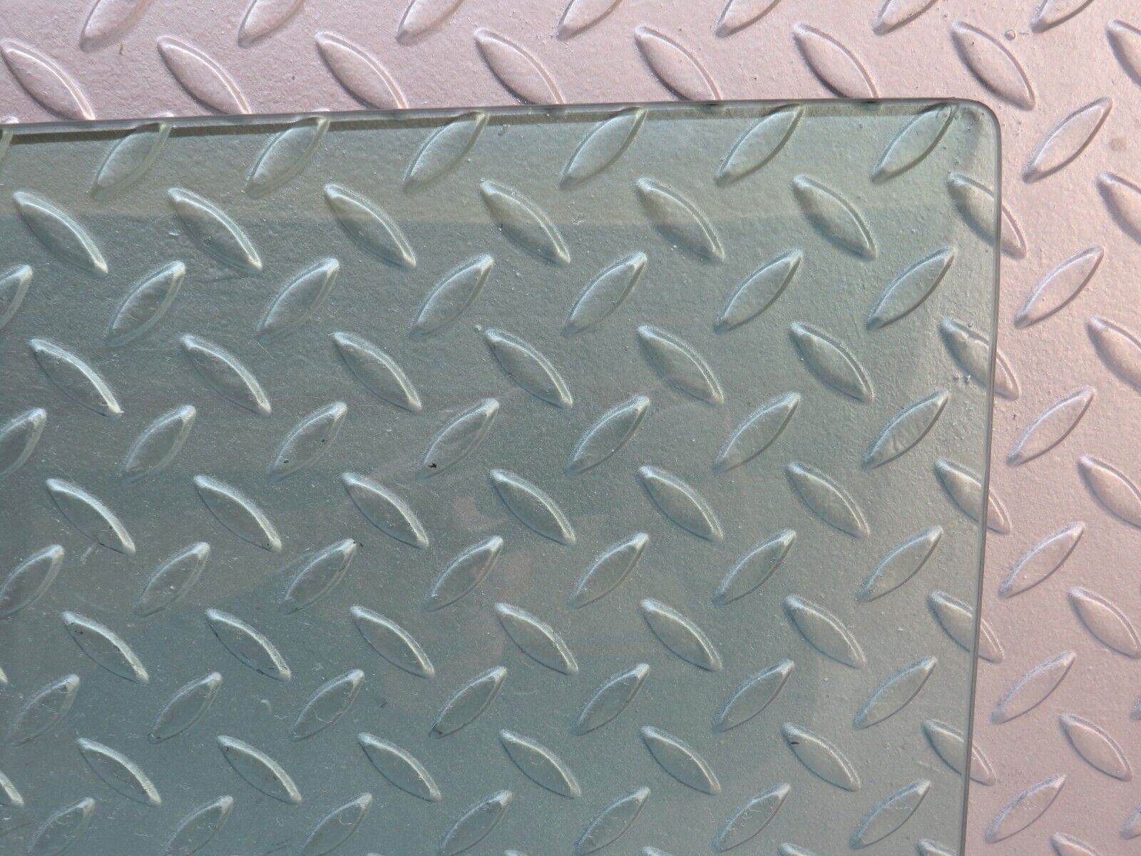 37514 Mercedes-Benz W109 300SEL Front Left Door Window Glass