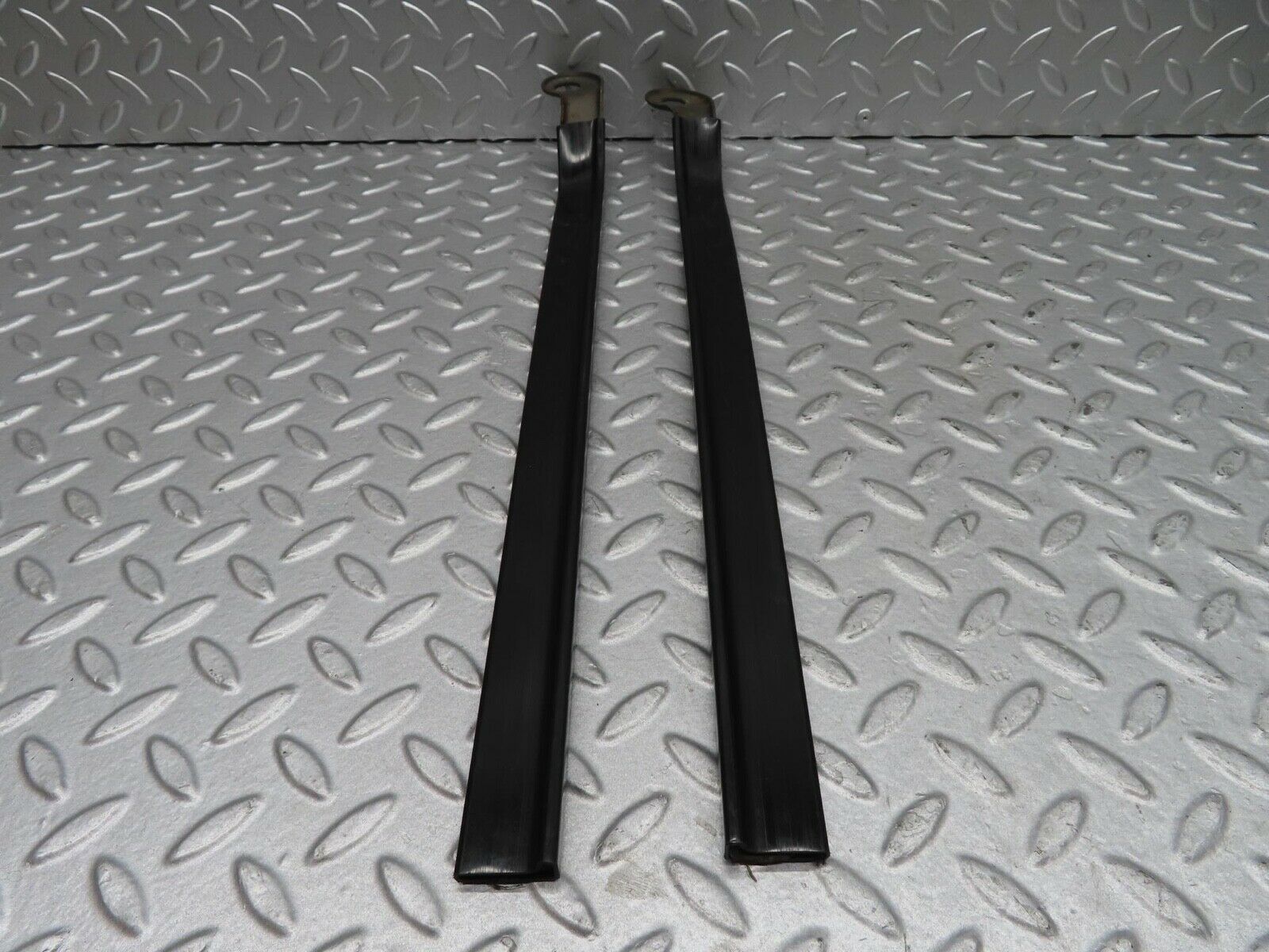 14424 Mercedes-Benz W116 350SE Seat Belt Runner Left Right