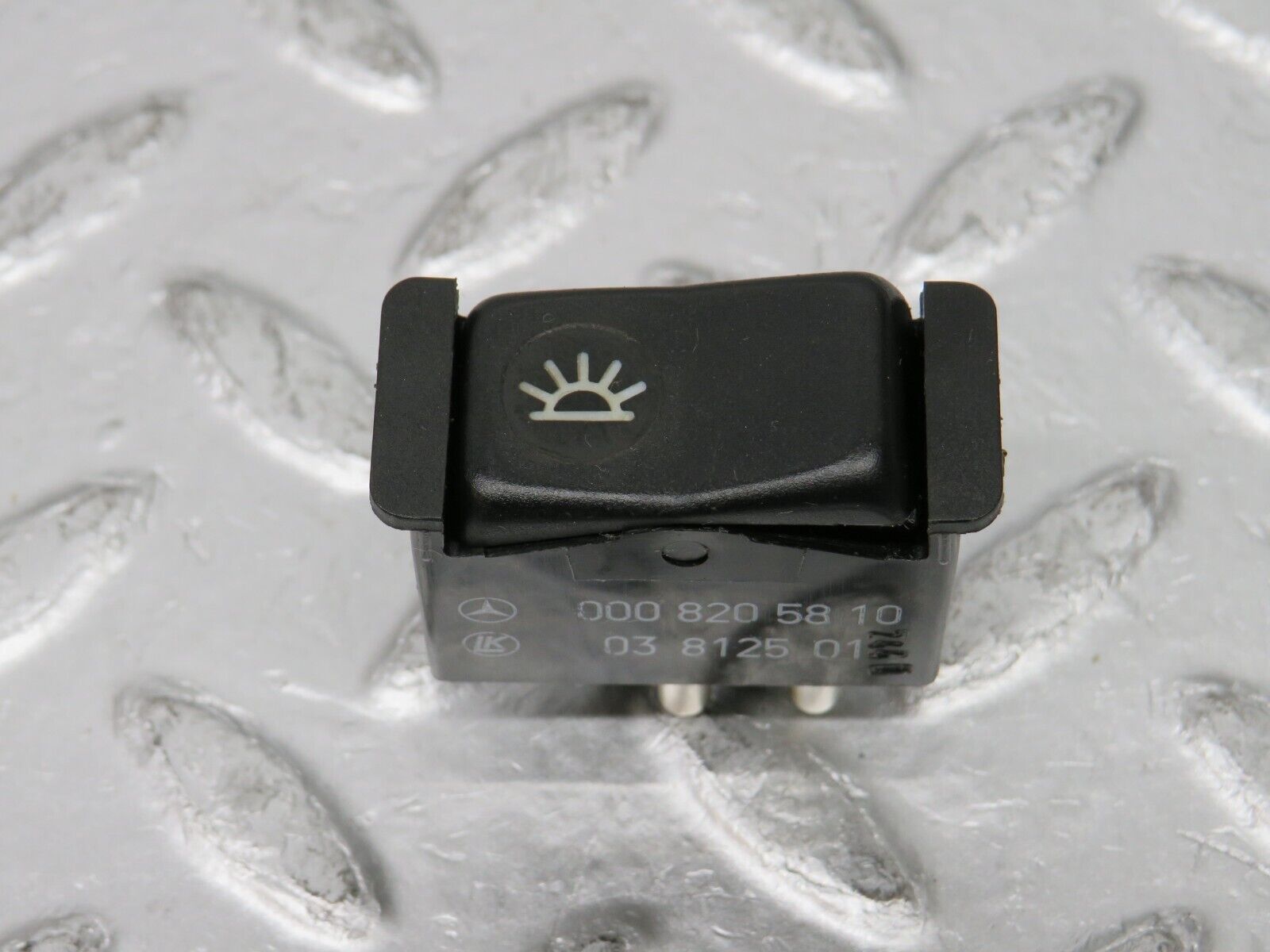 30695 Mercedes-Benz W201 190E 2.0L Interior Dome Light Switch 0008205810