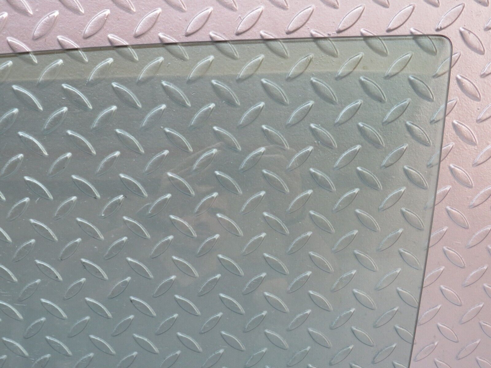 36037 Mercedes-Benz W126 420SE Front Left Door Window Glass